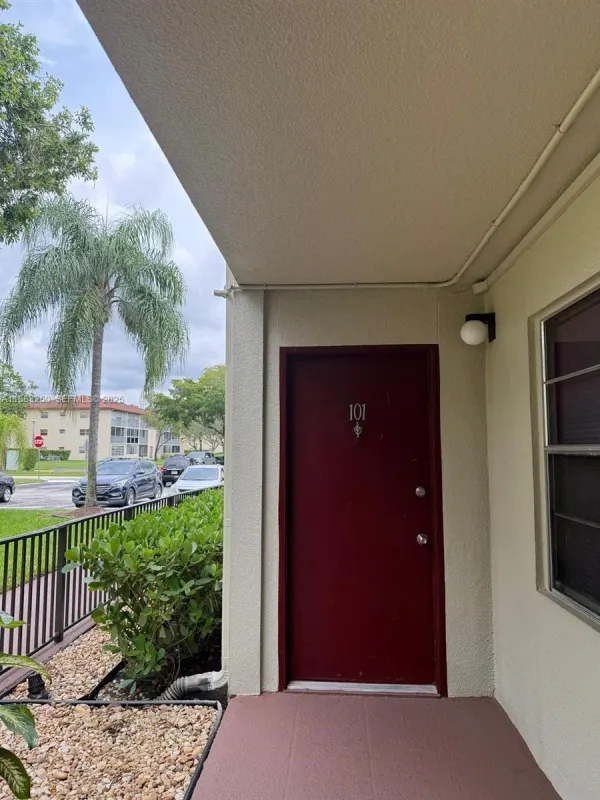 150 SW 134th Way, Unit 101r, Pembroke Pines, FL, 33027