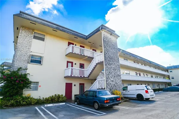 4441 NW 16th Street, Unit J301, Lauderhill, FL, 33313