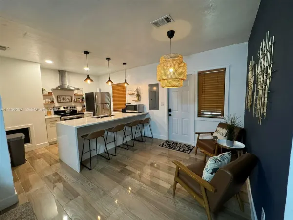 207 SW 11th Street, Fort Lauderdale, FL 33315