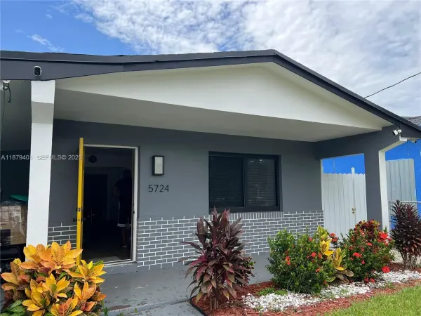5724 SW 18th Street, West Park, FL, 33023