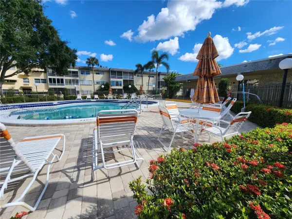 4431 NW 16th Street H109, Lauderhill, FL 33313