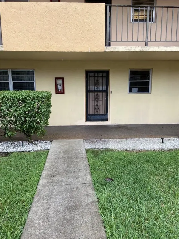 3955 N Nob Hill Road, Unit 101, Sunrise, FL, 33351