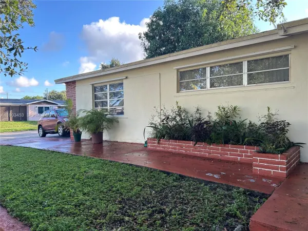 7040 Thomas Street, Hollywood, FL, 33024