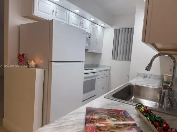 523 Trace Circle, Unit 105, Deerfield Beach, FL, 33441