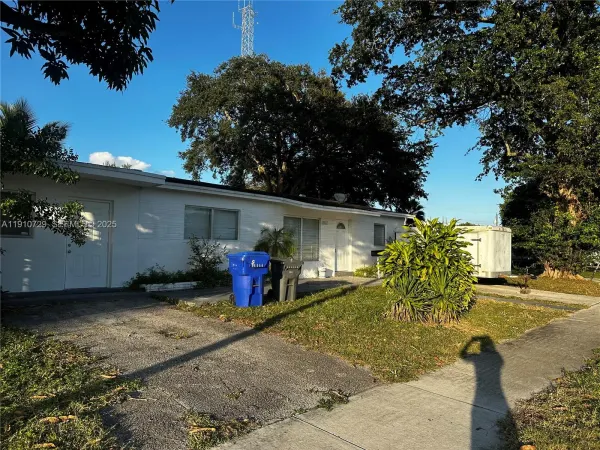 6901 Thomas Street, Hollywood, FL, 33024