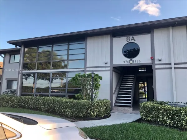 9753 W Mcnab Road 112, Tamarac, FL 33321