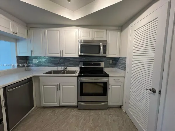 721 SE 1st Way, Unit B18, Deerfield Beach, FL, 33441