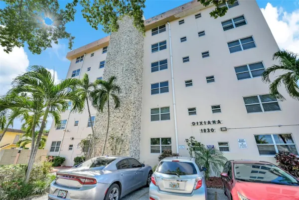 1830 Dixieanna Street 506, Hollywood, FL 33020