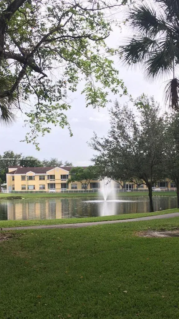 8592 W Sunrise Boulevard 111, Plantation, FL 33322
