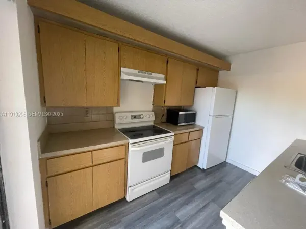 513 Green Springs Place, Unit 513, West Palm Beach, FL, 33409