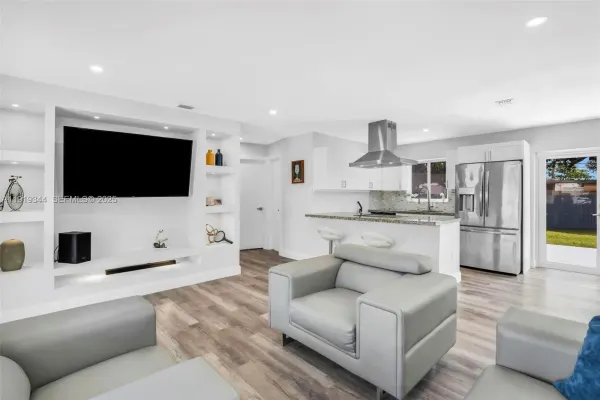 330 N 70th Avenue, Hollywood, FL, 33024