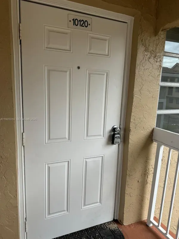 10120 Twin Lakes, Unit 11g, Coral Springs, FL, 33071