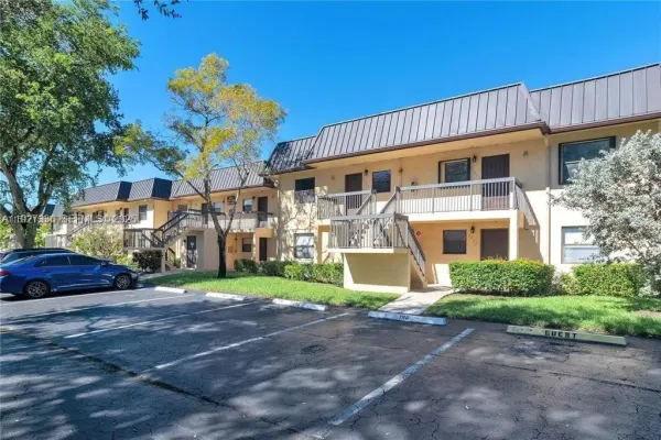 9173 NW 1st Court 202, Pembroke Pines, FL 33024