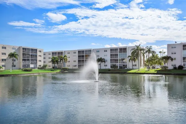324 SE 10th Street, Unit 203, Dania Beach, FL, 33004