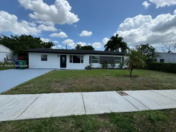 4529 SW 24th Street, Fort Lauderdale, FL 33317