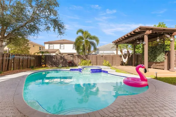 574 NW 159th Avenue, Pembroke Pines, FL 33028