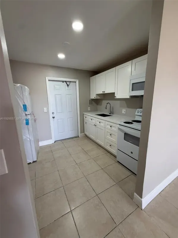 850 E Commercial Boulevard 234d, Oakland Park, FL 33334