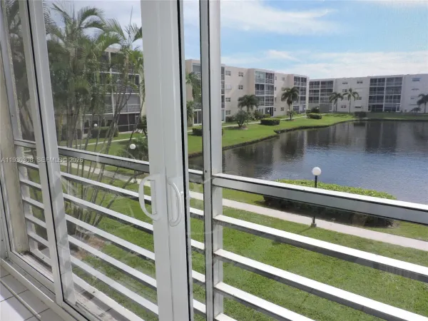324 SE 10th Street, Unit 207, Dania Beach, FL, 33004
