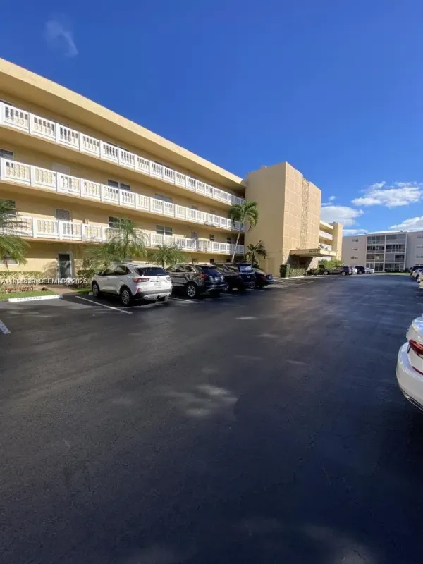 1025 SE 3rd Avenue, Unit 102, Dania Beach, FL, 33004