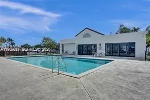 212 Lake Pointe Drive 210, Oakland Park, FL 33309