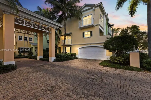 630 SE 15th Street 3, Fort Lauderdale, FL 33316