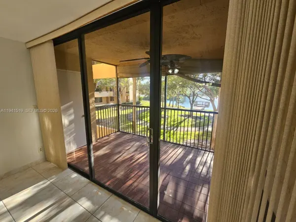 8592 W Sunrise Boulevard, Unit 209, Plantation, FL, 33322