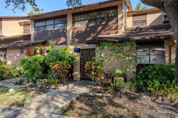 7790 NW 79th Avenue G6, Tamarac, FL 33321