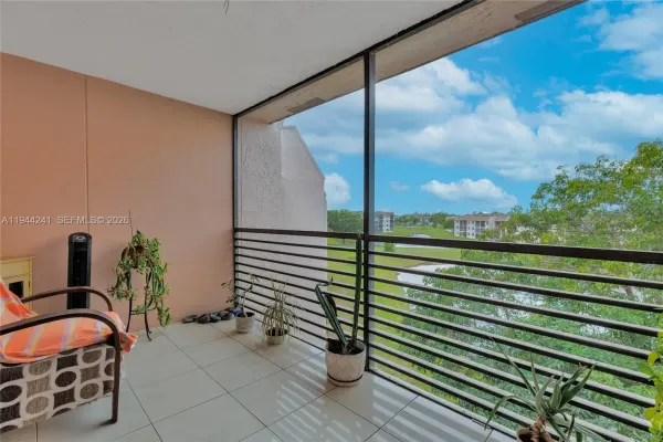 2981 N Nob Hill Road, Unit 406, Sunrise, FL, 33322