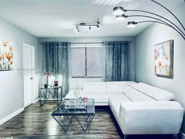 2300 Park Lane 201, Hollywood, FL 33021