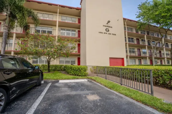 1551 SW 135th Terrace, Unit 107g, Pembroke Pines, FL, 33027
