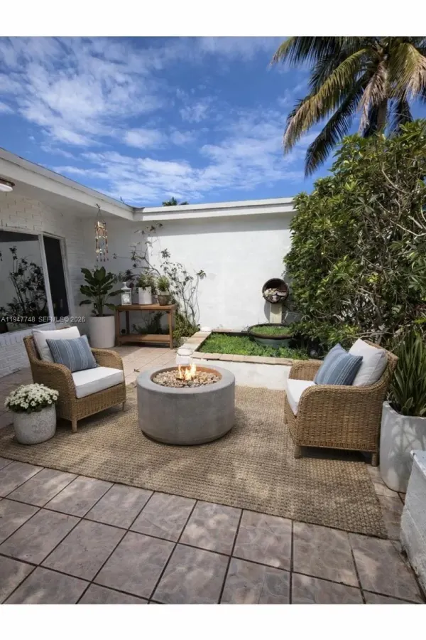 2104 N 14th Court, Hollywood, FL 33020