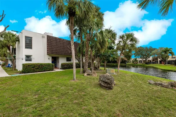 1501 NW 90th Way 1501, Pembroke Pines, FL 33024