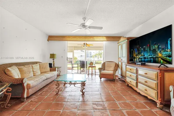 314 SE 10th Street, Unit 103, Dania Beach, FL, 33004