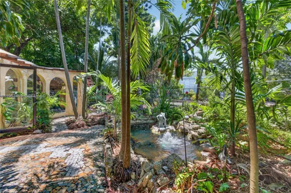 732 NW 43rd Court, Oakland Park, FL 33309