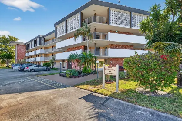 2901 NW 46th Avenue 306, Lauderdale Lakes, FL 33313
