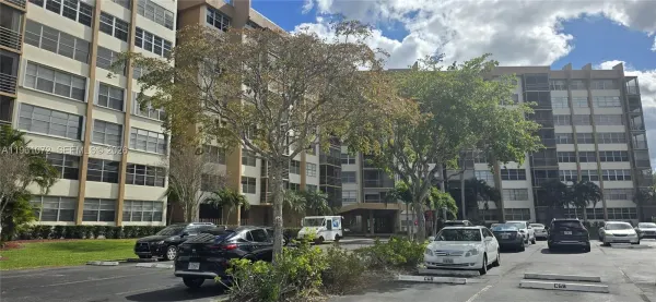 1200 Saint Charles Place, Unit 207, Pembroke Pines, FL, 33026