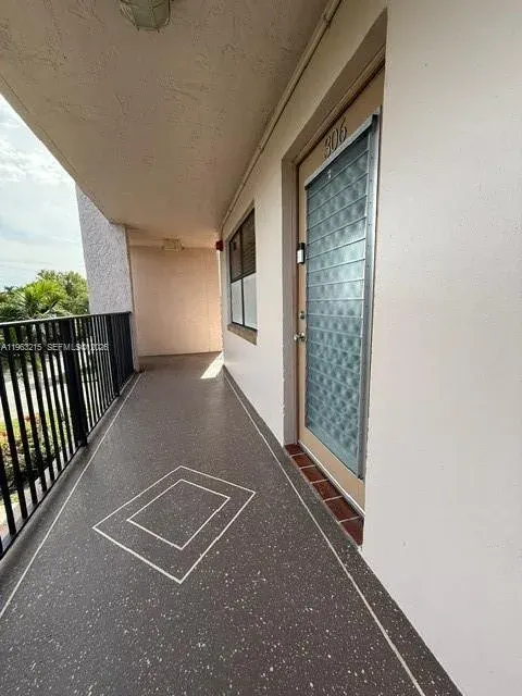 2981 N Nob Hill Road, Unit 306, Sunrise, FL, 33322