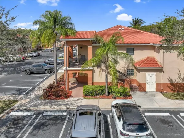 3790 N Jog Road 206, West Palm Beach, FL 33411