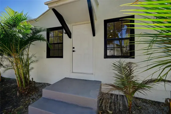 816 Tuscaloosa Street, West Palm Beach, FL 33405