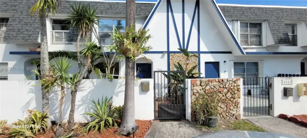 4036 SW 67th Terrace 5, Davie, FL 33314