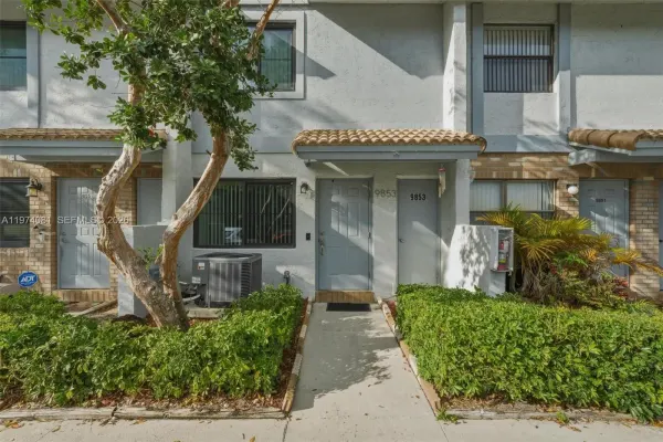 9853 Riverside Drive 824, Coral Springs, FL 33071