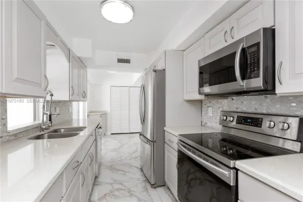 7906 NW 74th Avenue, Tamarac, FL 33321