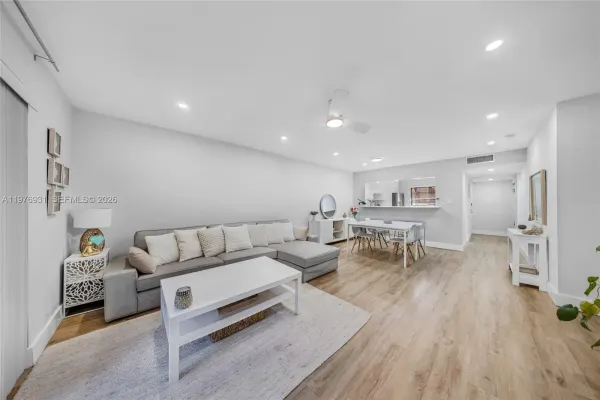 130 S Cypress Road, Unit 612, Pompano Beach, FL, 33060
