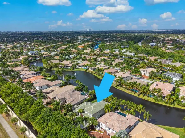 10221 Blue Palm Street, Plantation, FL, 33324