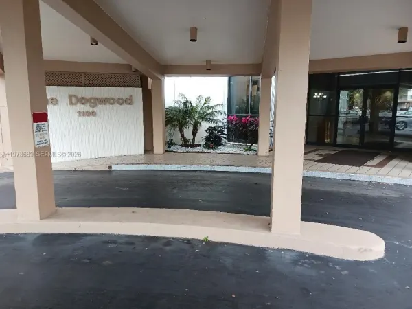 1100 St Charles Place, Unit 213, Pembroke Pines, FL, 33026