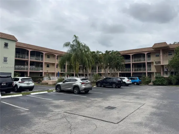 100 SE 6th Avenue, Unit 207, Pompano Beach, FL, 33060