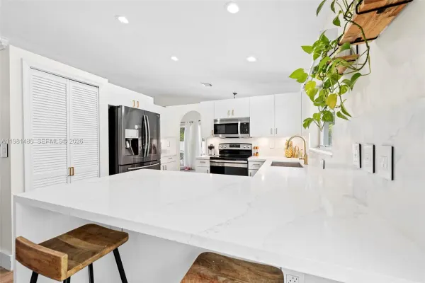 334 SW 194th Avenue, Pembroke Pines, FL 33029