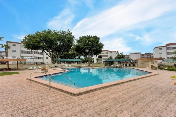 4270 NW 40th Street, Unit 201, Lauderdale Lakes, FL, 33319