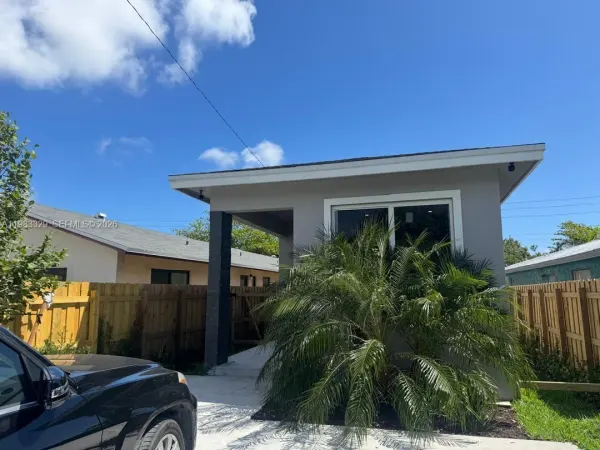 1028 NW 8th Avenue, Fort Lauderdale, FL 33311
