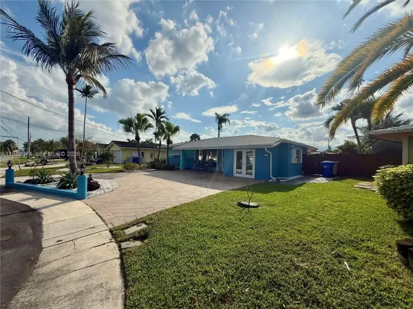 201 SE 3rd Avenue, Pompano Beach, FL 33060